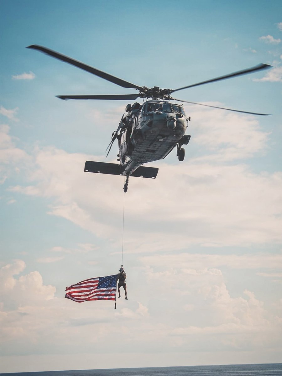 Airfemale14's tweet image. 🇺🇲 RED Friday ♥️ 🦅
#USMilitary 🪖