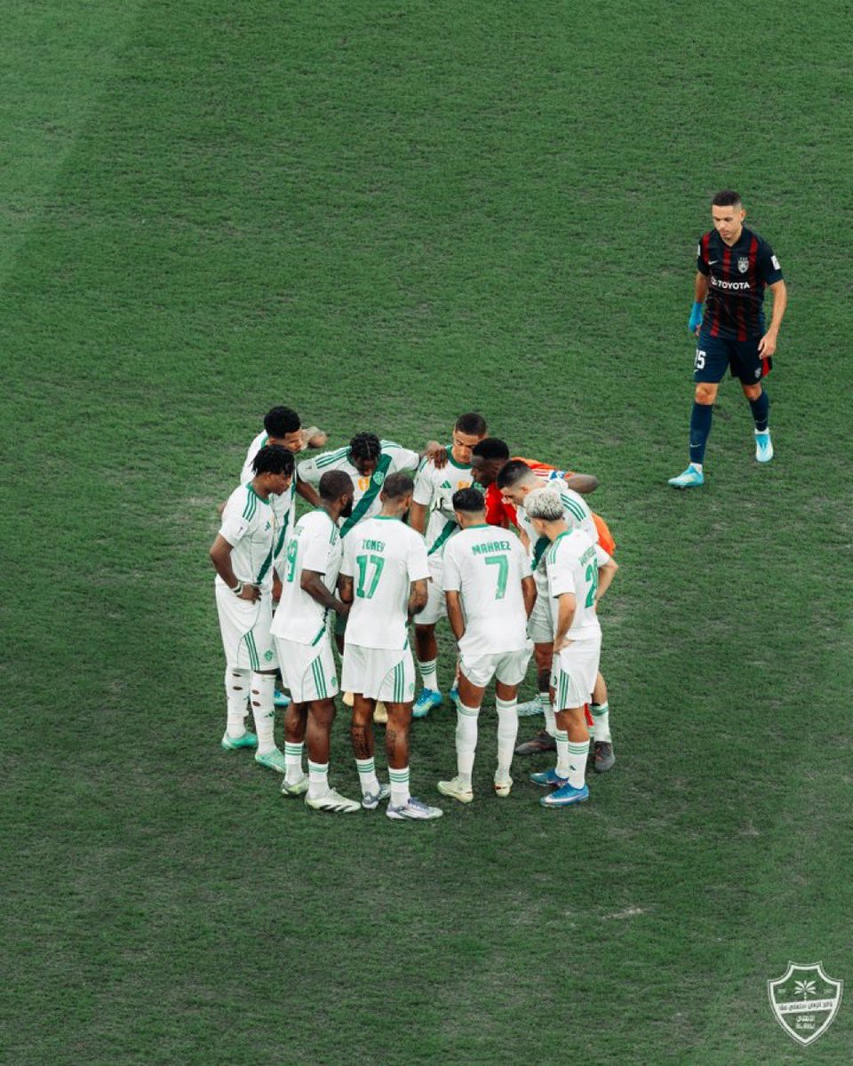 -ماتشيدا هزم التاريخ والجغرافيا والاتحاد أمام مرأى جماهيره
-الأندية السعودية الكبار في هذه البطولة لم ينجح الا الاهلي
-ماذا لو كانت البطولة بنظام الذهاب والاياب
-الاهلي أثبت أن الصبر والاستقرار هي مفاتيح النجاح
-الدوري يخدع الأندية والجمهور بتوزيعه وتسهيله
#دوري_ابطال_اسيا_للنخبه