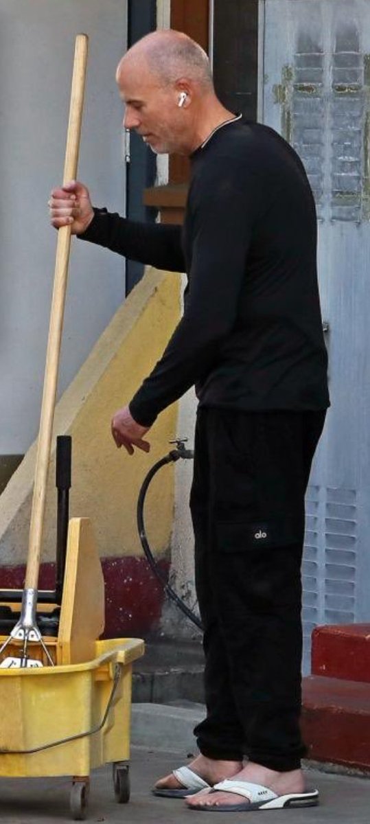 Eta Miraklo tweet media