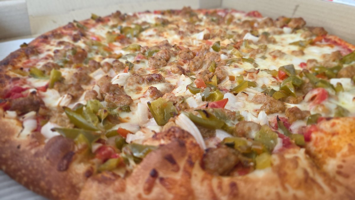 Only__Foods's tweet photo. Sausage, Peppers, Onion...........
#pizza #sausage #piestagram https://t.co/lFFGhf4R0F