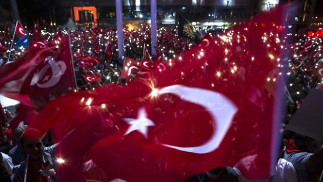 Gündemde herkese yer var, bize neden yok? 
Neden ehliyet mağdurları görmezden geliniyor? 
Biz bu ülkenin evladı değil miyiz?
Bir cevap bekliyoruz: Af gelecek mi? Bu belirsizlik bizi işimizden gücümüzden, aşımızdan etti.
<a href="/RTErdogan/">Recep Tayyip Erdoğan</a> <a href="/abakingurlek/">Akın Gürlek</a>
<a href="/mustafaciftcitr/">Mustafa ÇİFTÇİ</a> <a href="/Akparti/">AK Parti</a>