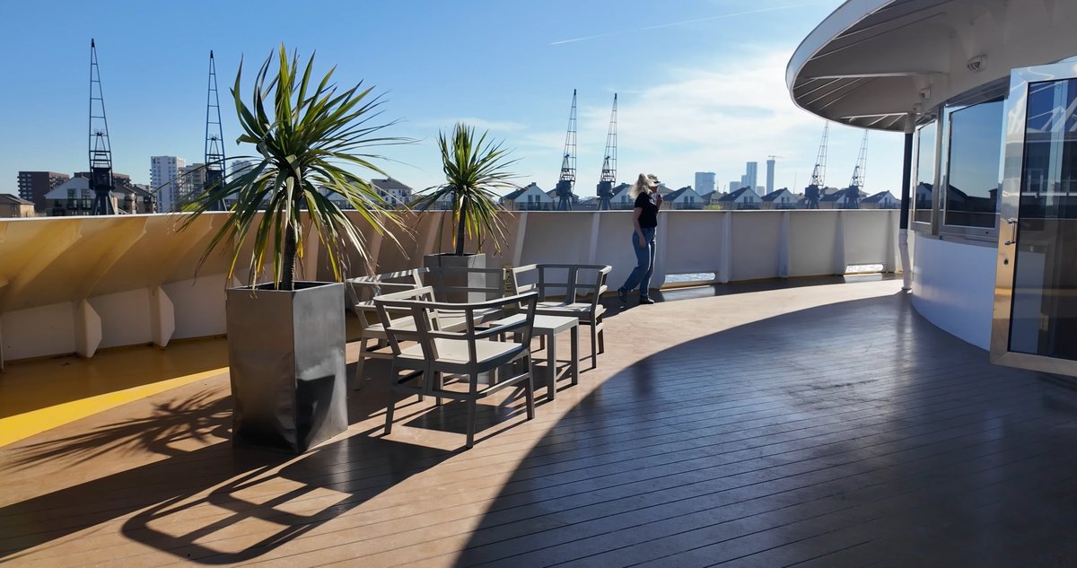 _DundeePerfect_'s tweet image. One of the People I watch on Youtube does a review of the Sunborn Luxury Yacht moored in a London Dock. just recently recorded and mentions temperatures of 22c, checked temps so far this year, highest so far for london is near 27c. Apr 8th.
Now tell me #Dundee is right this year.