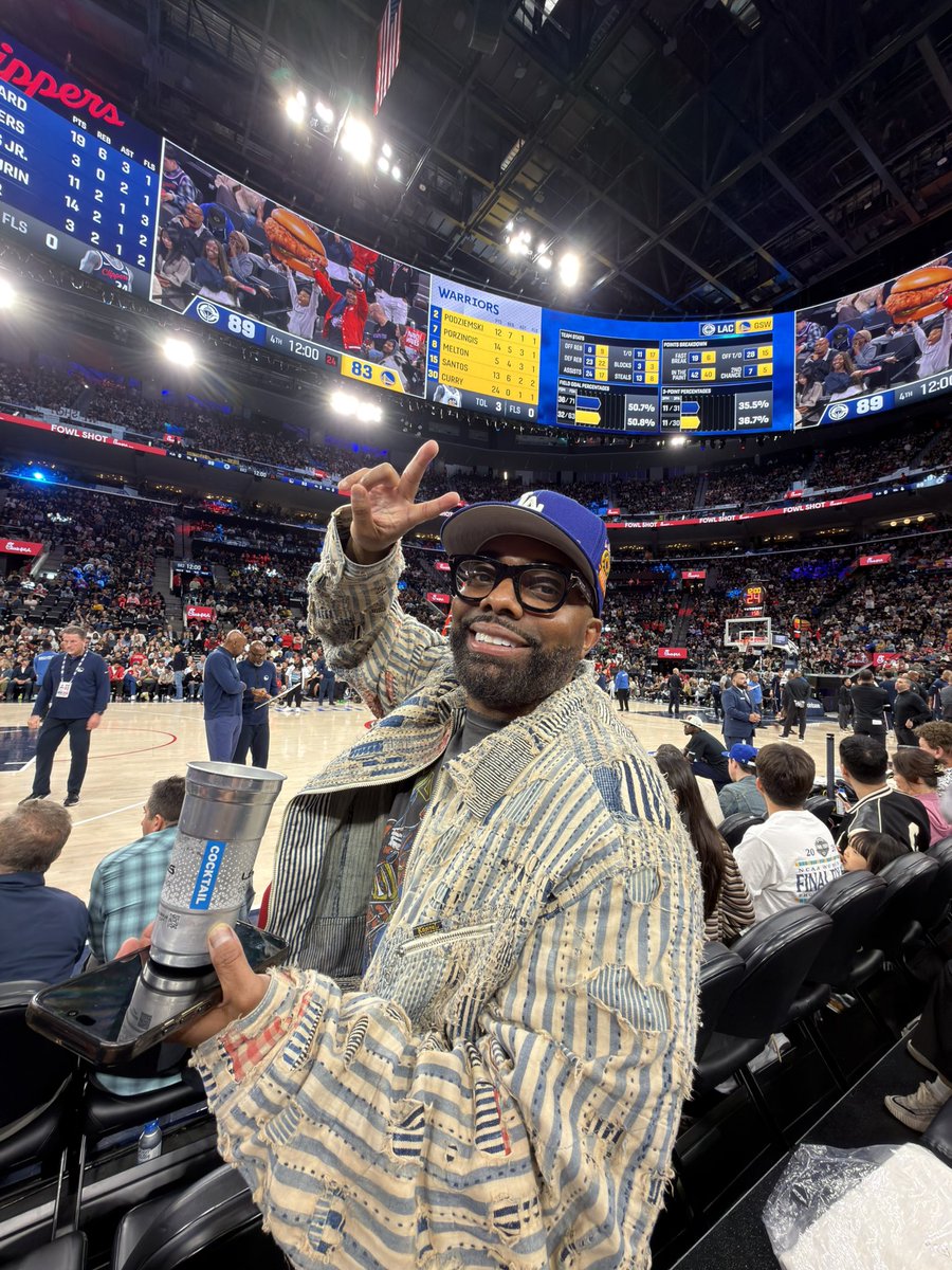 shoehefner5's tweet photo. Ayeee man it’s tough being a Clippers fan
🥹🤞🏾 Run it back next year #LAClippers #Clipset https://t.co/bhIQLdE17V