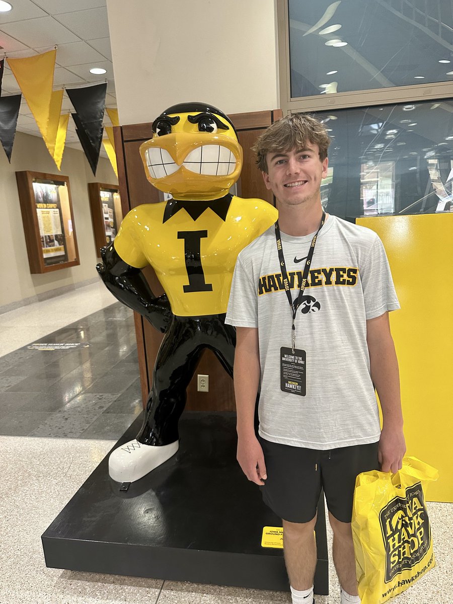 WoodsCory's tweet photo. Thanks for a great Junior day visit @IowaAdmissions and @TippieIowa! https://t.co/KVJCmXOkUR