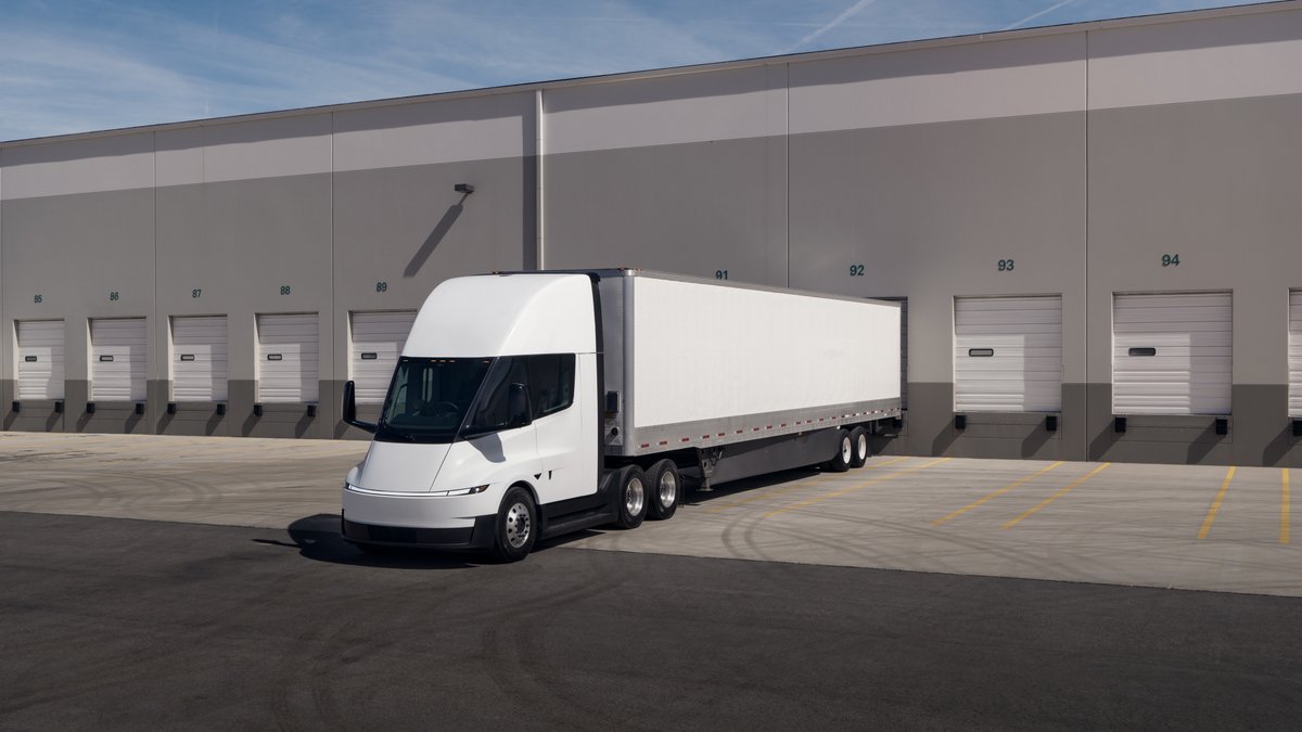 Xe Container Tesla Post by Drive Tesla 🇨🇦 on X: 3/4