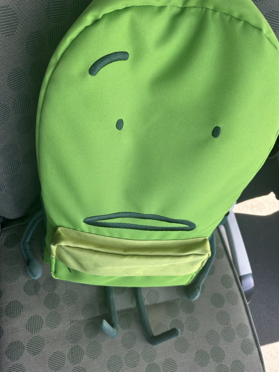 Linh_Graves's tweet photo. Got some company on this bus too xD

#onehfj https://t.co/iHBH8dLcZh