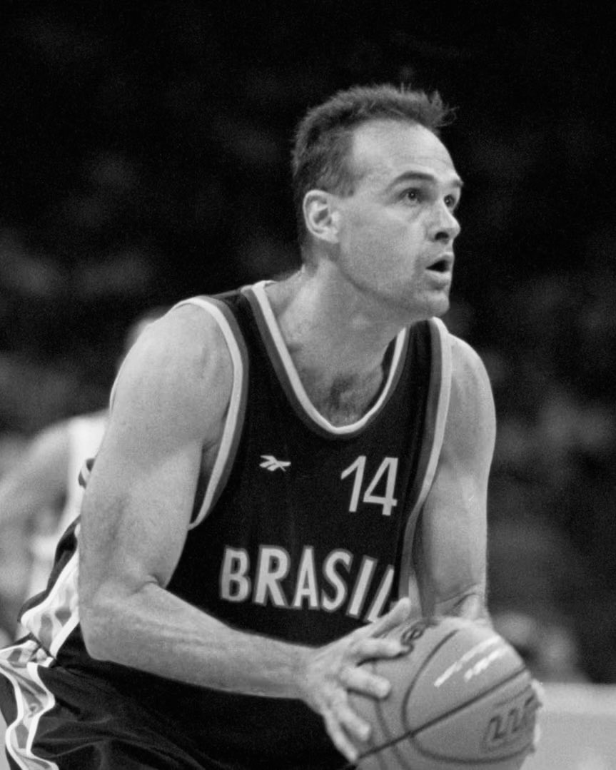 jbsajoo's tweet image. Perdemos hoje esse grande jogador do basquete brasileiro: Oscar Schmidt. #X #Brasil #World.