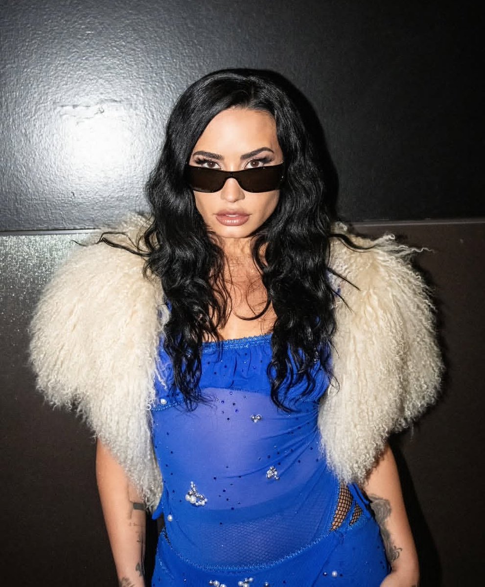 demi lovato daily tweet media