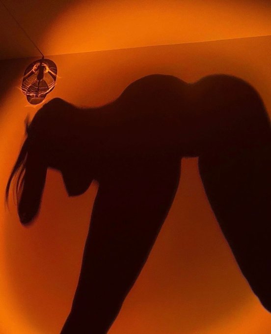 T H A L I A ​🖤​ tweet media