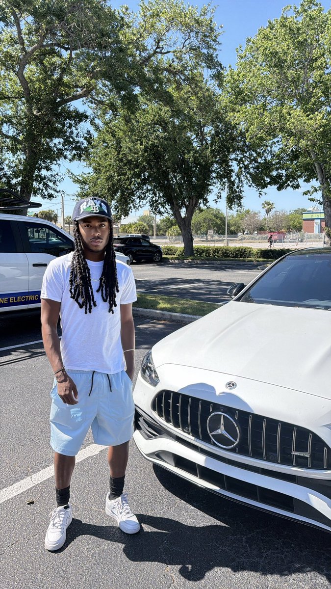 First class❤️🏌🏾‍♂️Realtor tweet media