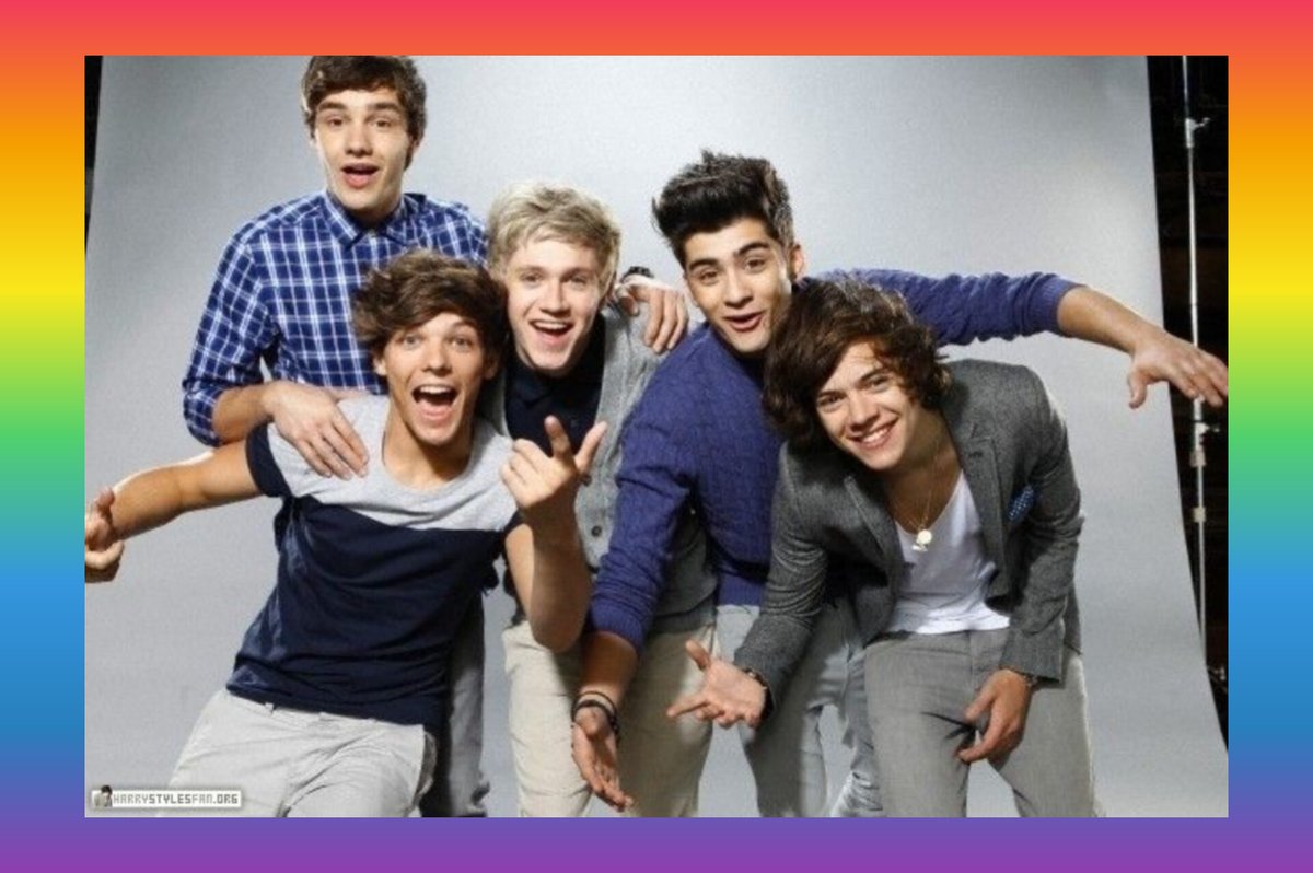 KStomska's tweet image. 14 yrs ago today we were blessed with outtakes from the SNL shoot One Direction did ☺️
#OneDirection #OT5Forever #shoot #BehindTheScenes