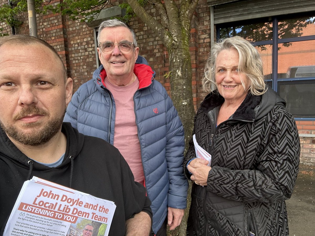 Everton2Gether's tweet photo. Out in Everton West and Vauxhall the past few evenings surveying and picking up on issues ๐งก
Great support for our @LiverLibDems brilliant Vauxhall Campaigners John Doyle and Christine Morgan ๐งก
#LiverpoolFirst #WeDeserveBetter
@TAXIALLIANCELPO https://t.co/UnfhVtuJTw