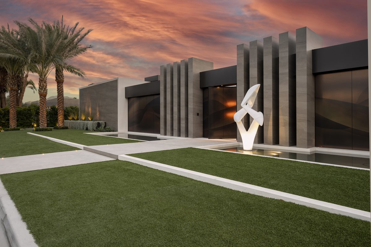 WhippleRussell's tweet image. Modern details in the exterior design of our Serenity house in Indian Wells, California. Photo by @maccollum

whipplerussell.com/architecture/s…

#modernarchitecture #moderndesign #modernhome #modernhomes #modernhouses #modernliving #luxuryhomes #luxuryhouses #indianwells #palmsprings
