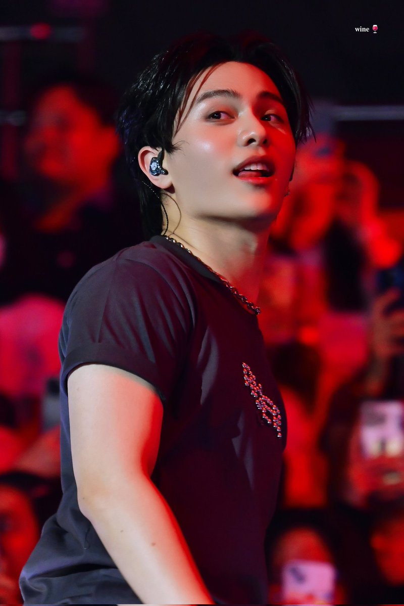 William jakrapatr Media tweet media