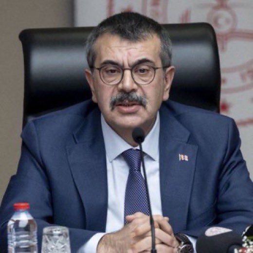 Beyza 🌺 tweet media