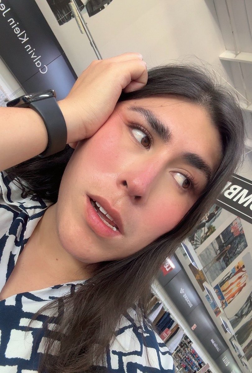 sweetLatiNat's tweet photo. Ando aburrida 🥹 https://t.co/gMgQqwROh9