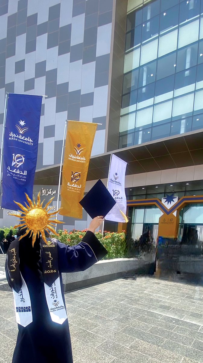 mad_2o's tweet photo. المرء كثيرٌ بعائلتِه❣️🎓..
"الحمد لله"
#جامعة_نجران

@Applied_Nu @Najran_Univers https://t.co/JgqnJoTpnJ