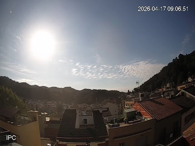 MeteoAdM's tweet image. #Bonvespre des de la part alta d'#ArenysdeMunt Després d'una mínima fresqueta, la temperatura màxima (22,2°C) al centre del dia ha estat gairebé clavada a la d'ahir, en una jornada marcada per l'estabilitat, però aquesta vegada amb una mica més de 🌤️ prims 👇