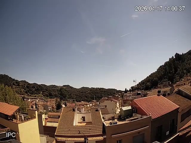 MeteoAdM's tweet image. #Bonvespre des de la part alta d'#ArenysdeMunt Després d'una mínima fresqueta, la temperatura màxima (22,2°C) al centre del dia ha estat gairebé clavada a la d'ahir, en una jornada marcada per l'estabilitat, però aquesta vegada amb una mica més de 🌤️ prims 👇