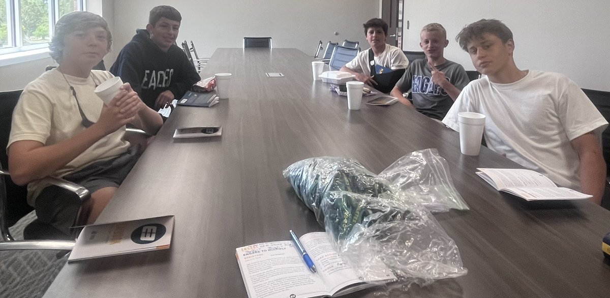 ScottyWHattaway's tweet image. Great leadership huddle with these young men today at David Emanuel Academy! 
#E3 
#EngageEquipEmpower 
#EngageToMultiply 
#DisciplesMakingDisciples #EastGAFCA #EmanuelCountyFCA