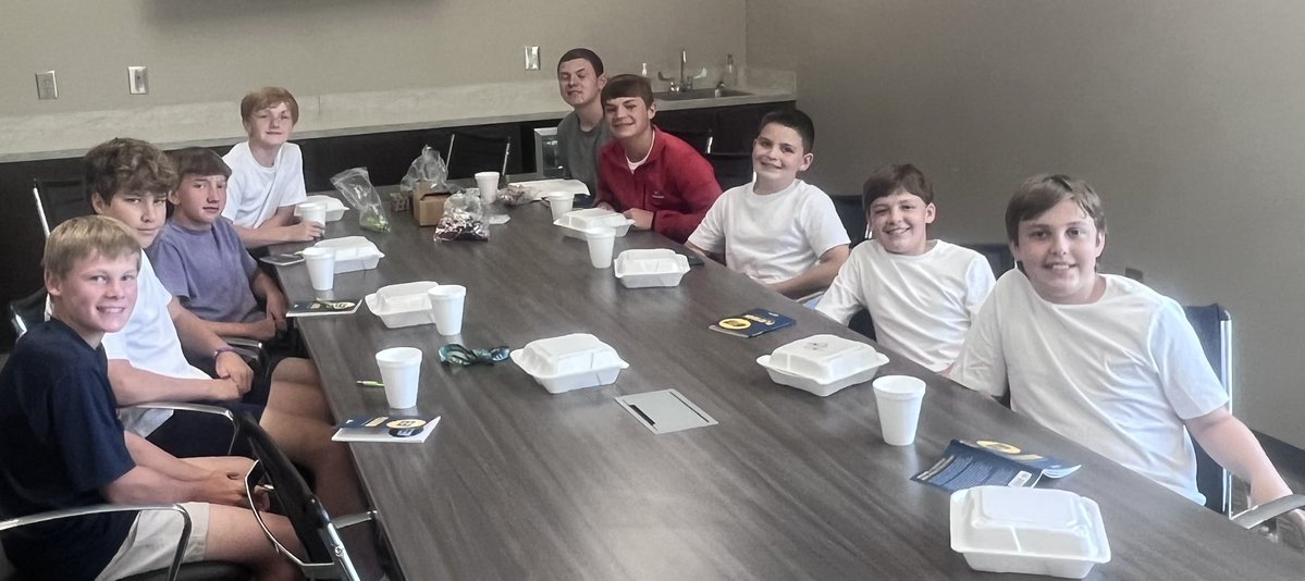 ScottyWHattaway's tweet image. Great leadership huddle with these young men today at David Emanuel Academy! 
#E3 
#EngageEquipEmpower 
#EngageToMultiply 
#DisciplesMakingDisciples #EastGAFCA #EmanuelCountyFCA