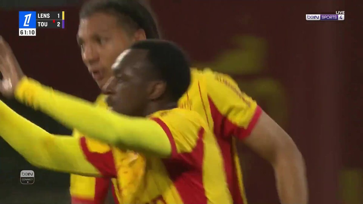 السعودي سعود عبد الحميد يسجل مع لانس بمرمى تولوز 