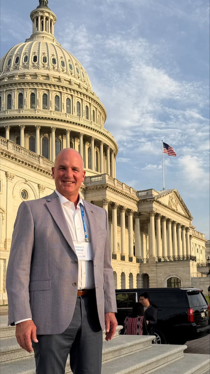 AngelsSoIN's tweet photo. Visiting Angels Southern Indiana owner, Tom Hilbrich, was again invited to Washington DC this year to discuss policies and more affordable home care for Indiana residents! #VisitingAngels #DC #HomeCare https://t.co/ek2llgObLd