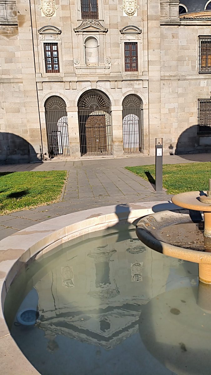 DaniElefantman's tweet image. Fachada el Monasterio de la Inmaculada Concepción o de la Dominicas en #Loeches Madrid #reflejos #fachada #hacerfotos #fuente