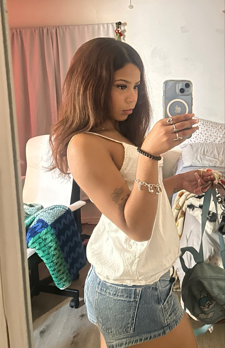 Zoe tweet media