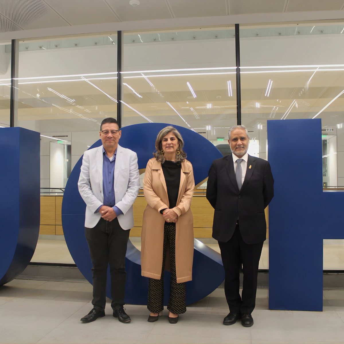 Ayer en Santiago, Chile la <a href="/SGA_OEA_OAS/">Oficina de la Secretaría General Adjunta de la OEA</a> participó en un encuentro con org de soc civil chilena.

El diálogo permitió conocer sus experiencias, identificar desafíos y fortalecer su participación e incidencia en @OEA_Oficial.

La <a href="/CESC_UChile/">CESC UChile</a> fue anfitrión del encuentro