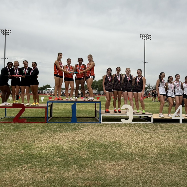 RISDRotan's tweet photo. Our 4x100m relay advances to the Regional Track Meet! Congrats to:
Kate Van Poppel
Avery Gonzales
Talyn Lewis 
Belle Turner https://t.co/Dck4Ogpbsx