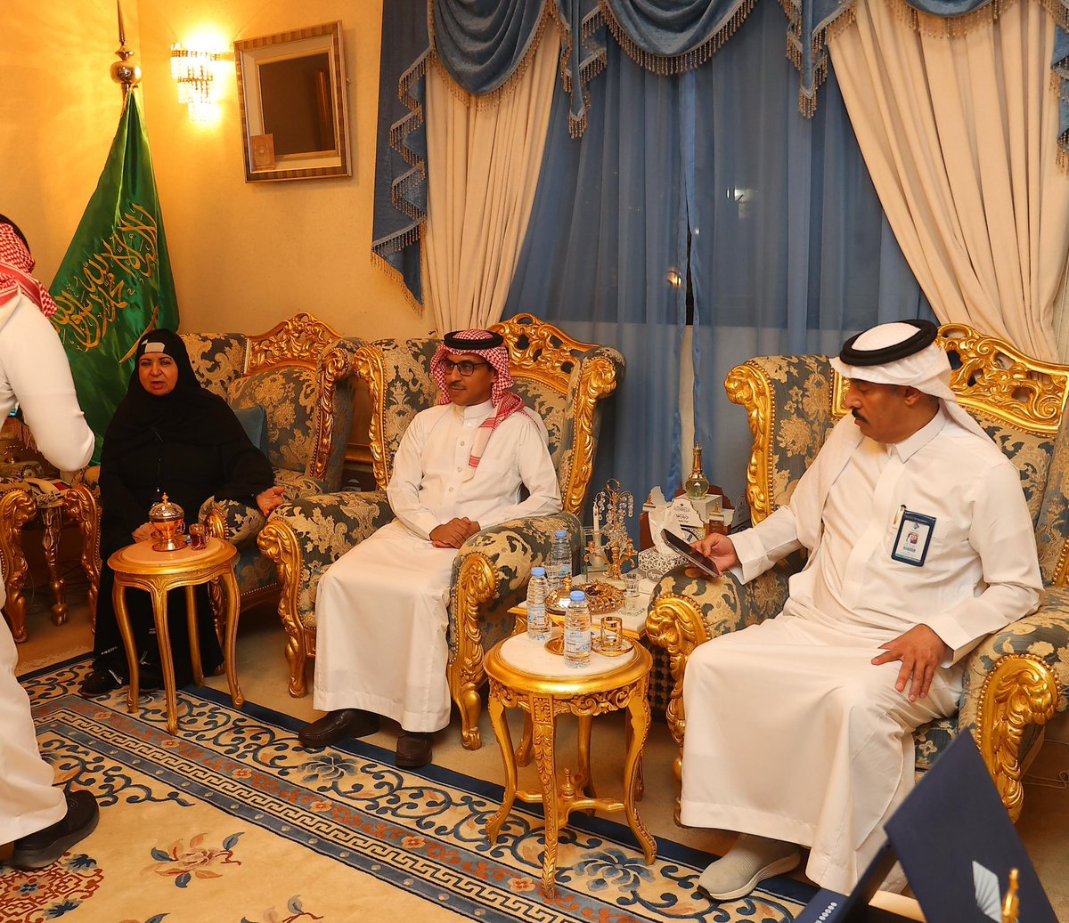 إعلاميون tweet media