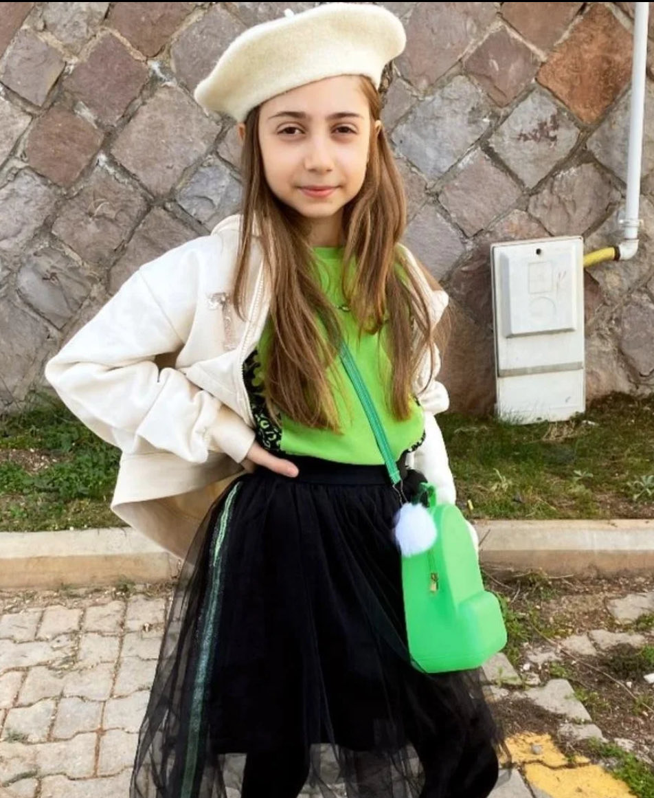 Esref Larsen tweet media