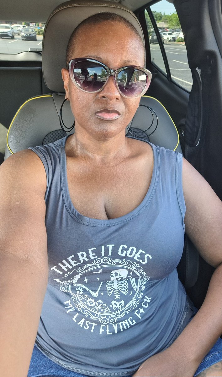 Bald Queen ♍🧚‍♀️🍑👑 tweet media