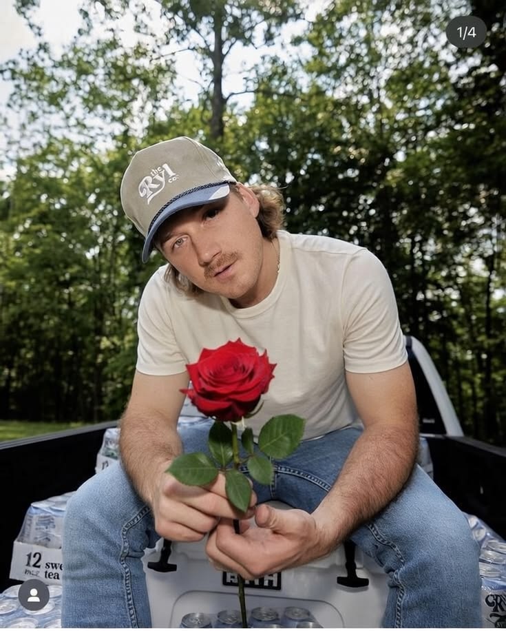 Morgan wallen tweet media