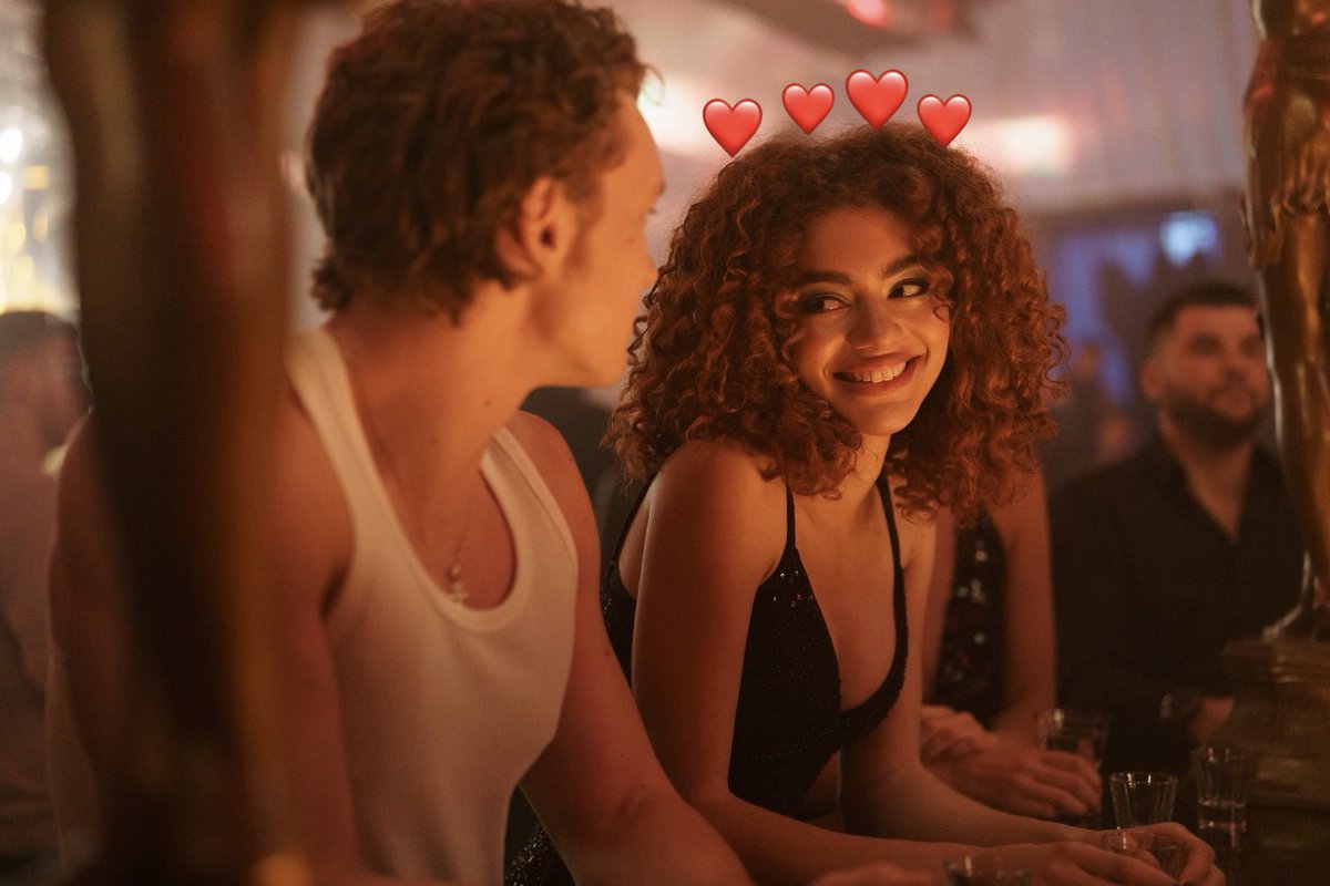 You can’t fake heart eyes like that, wake up people!! Consenia is real