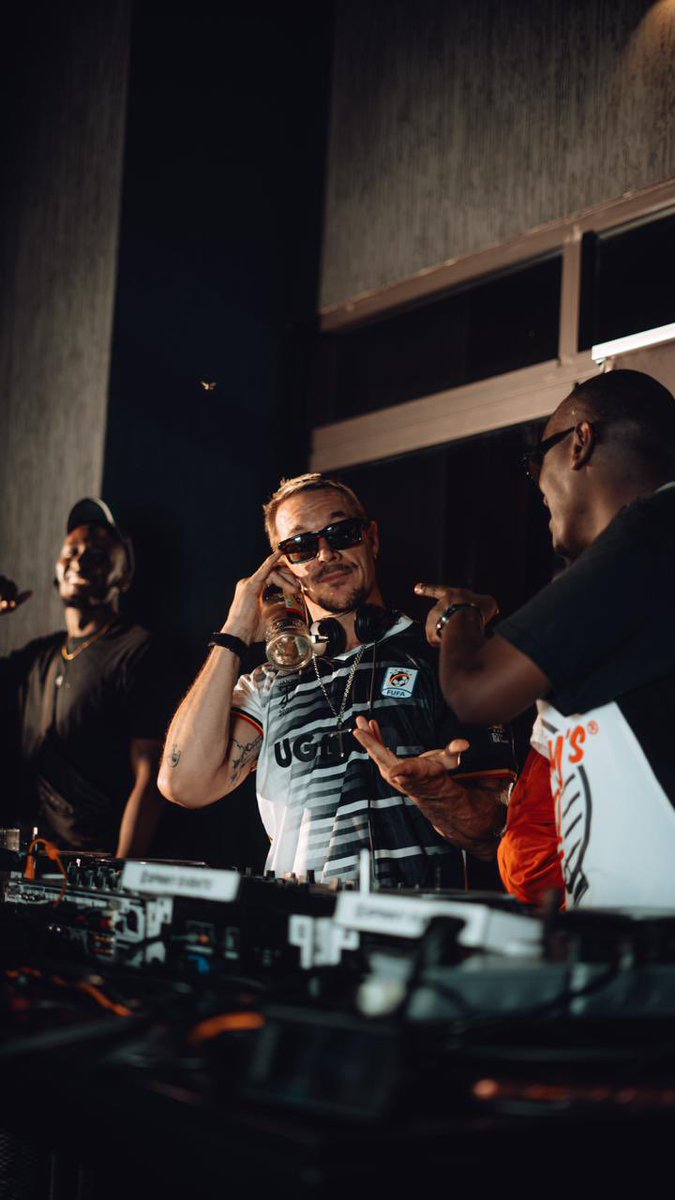 MBU's tweet photo. Ono @diplo ka Uganda Waragi yakategede nnyo atte 😂🫶🏽🇺🇬 https://t.co/1ga0R672ba