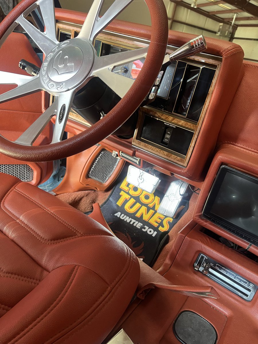 herlilself23's tweet image. You see it.... #preview