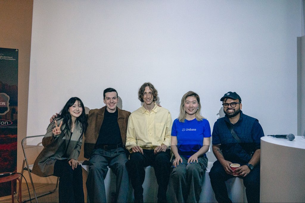 OpenGradient (∇, ∇) tweet media