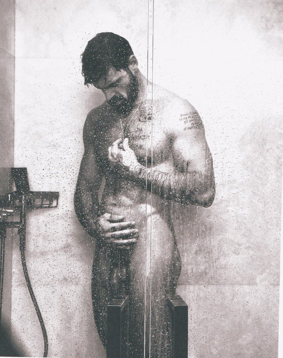 Hombres de pelis tweet media