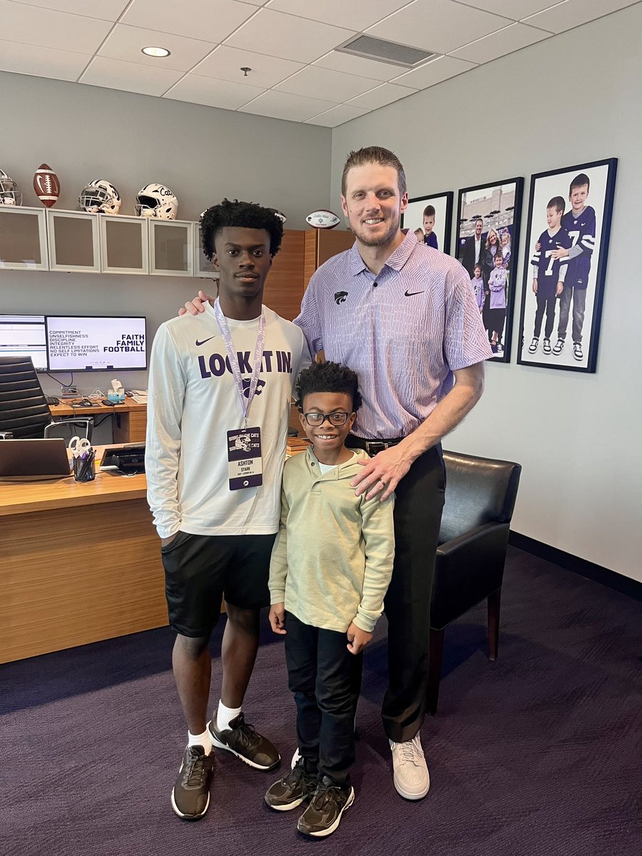 unleASHed2027's tweet image. #AGTG After a great visit I’m blessed and honored to receive an offer from Kansas State University!!! @KStateFB @CK_KleinCollin @wardth09 @CoachAD__12 @TheEightXVIII @alviannebrule @Coach_D_Jenkins @samspiegs @adamgorney @ChadSimmons_ @TomLoy247 @MikeRoach247 @DannyWest247