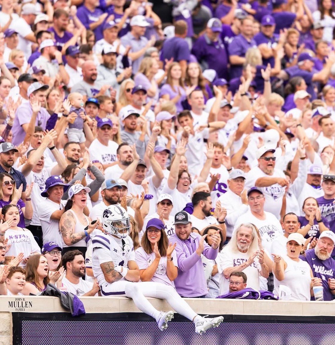 unleASHed2027's tweet image. #AGTG After a great visit I’m blessed and honored to receive an offer from Kansas State University!!! @KStateFB @CK_KleinCollin @wardth09 @CoachAD__12 @TheEightXVIII @alviannebrule @Coach_D_Jenkins @samspiegs @adamgorney @ChadSimmons_ @TomLoy247 @MikeRoach247 @DannyWest247