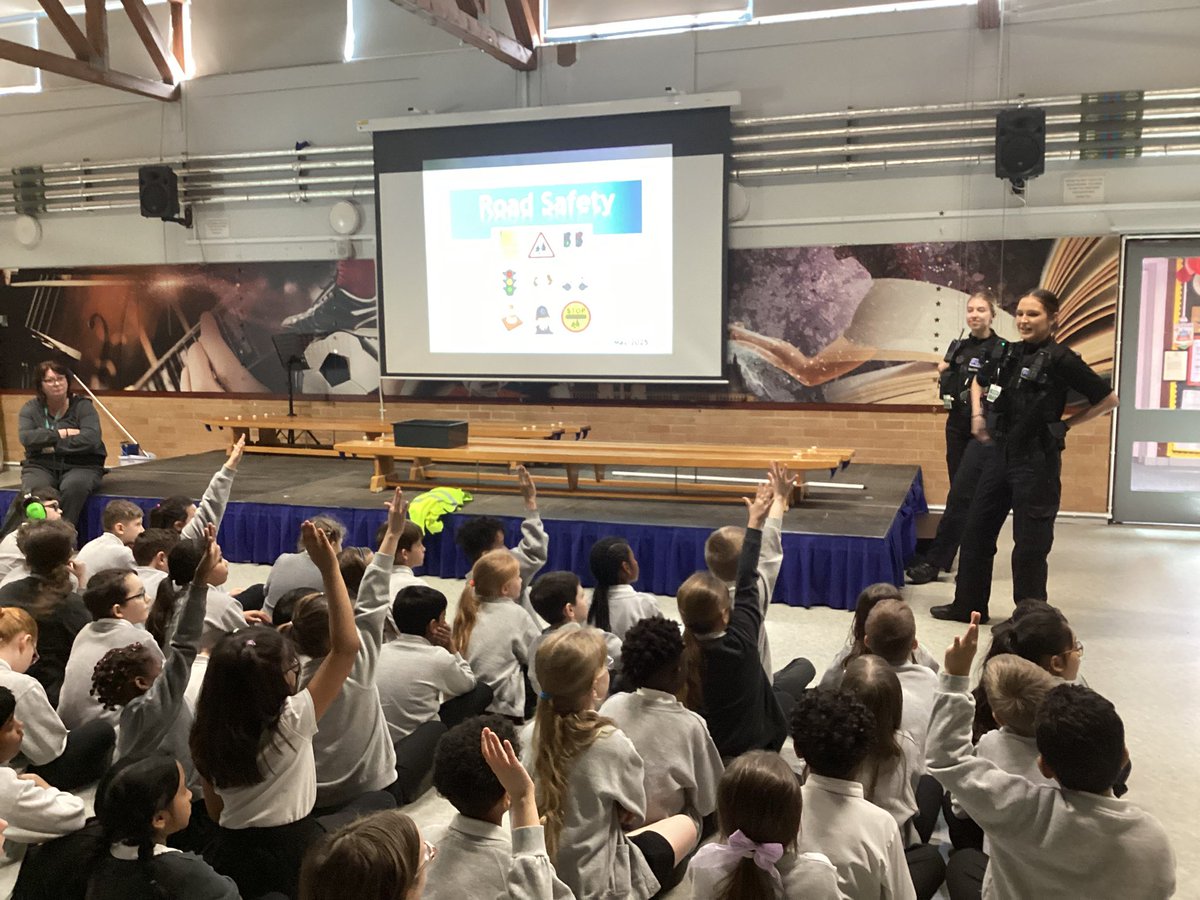 BriarHillSch's tweet image. @BriarHillSch Thank you @NorthantsPolice for coming in to #school to give the children an #assembly about #roadsafety.  The children really enjoyed it and learnt so much!
Thank you.
#Briahillbrilliance #Briahillbuzz