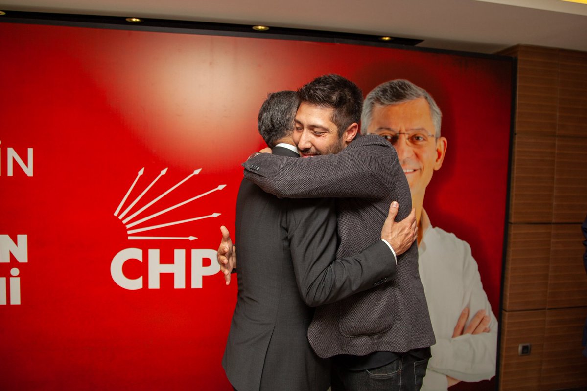 Kurtuluş yok tek başına… #ÖzgürÖzel #PedroSanchez