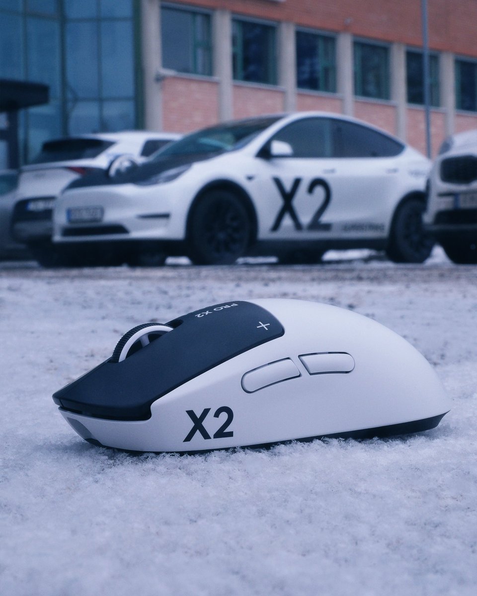 LogitechG's tweet photo. Meet the PRO X2 SUPERSTRIKE and the CAR X2 SUPERSTRIKE 🤍

📸: @wearemaxgaming https://t.co/0nxO5BEY00