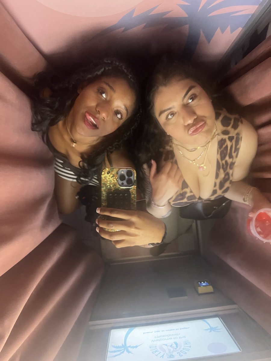 xDemoCat tweet media