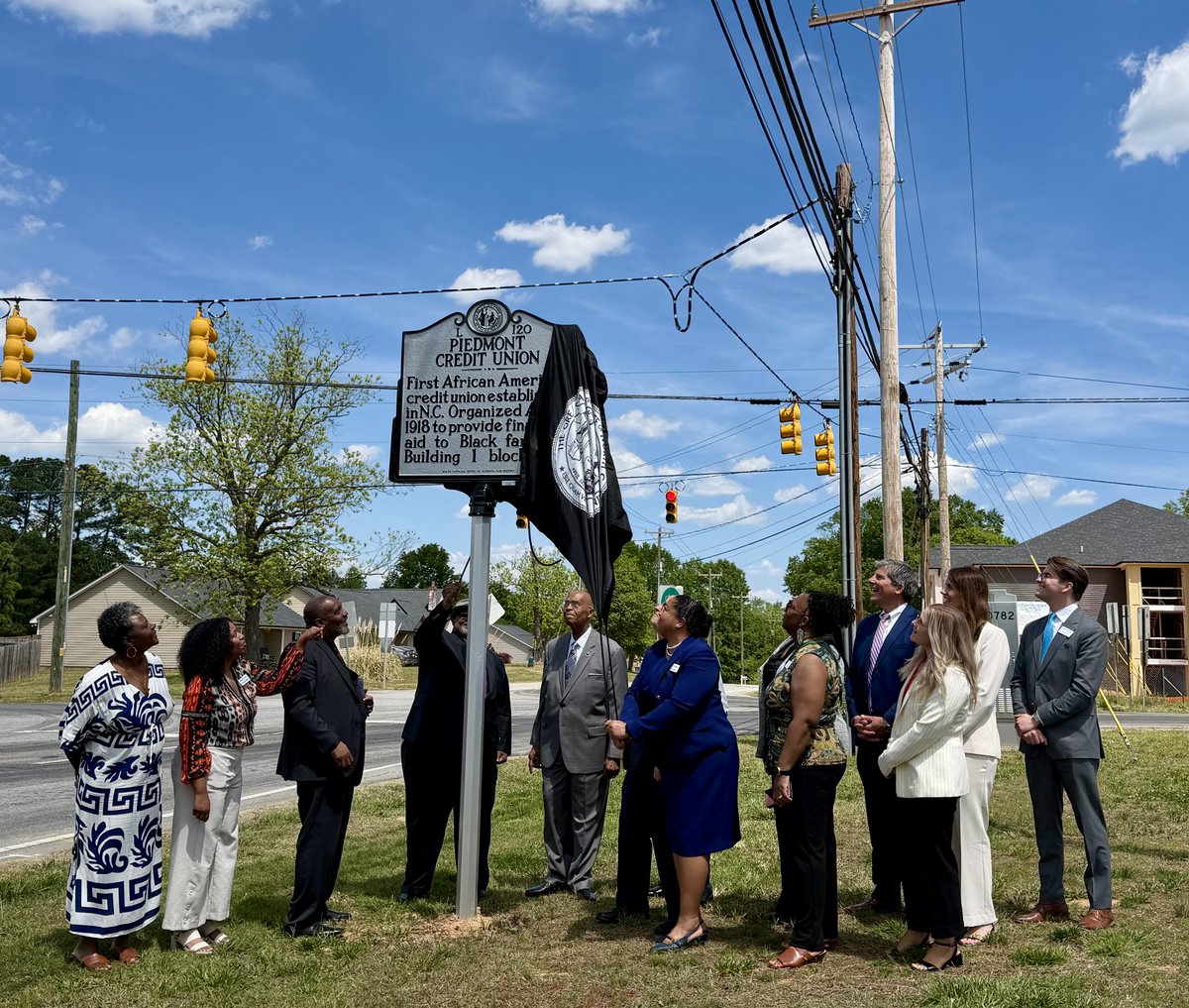 TheCCUL's tweet photo. 𓂃🪶📜 In 1918, a group of Black farmers in Rowan County pooled $126 to found the nation's first Black credit union. A historical marker unveiled today honors their legacy – ordinary people coming together to create economic opportunity where none existed.

#ncpol @CCULAdvocacy https://t.co/2TQkCq4CWb