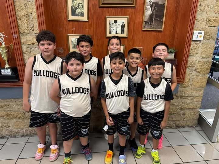 JCMartinESLISD's tweet photo. Congratulations to Our J.C. Martin Bulldogs basketball teams! https://t.co/WDckXxeUQ3 https://t.co/jxOyILS6Sa