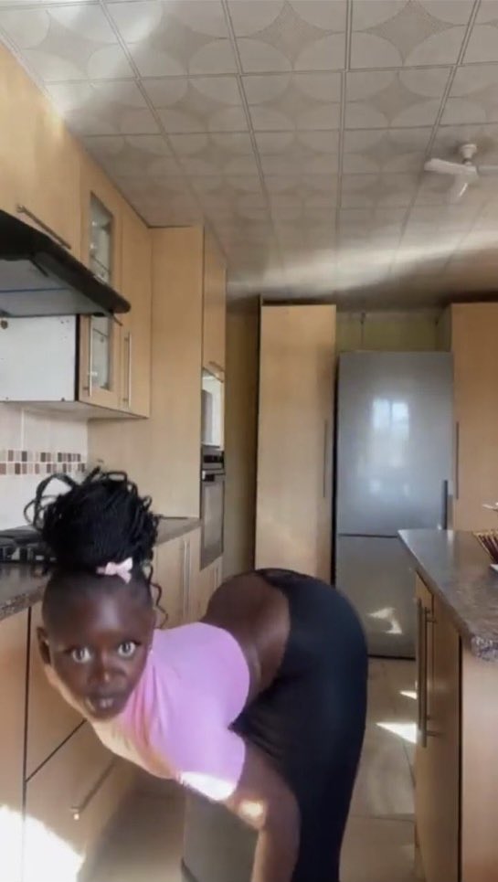 iamguivanel's tweet image. Yon ti detay sou DJAAZZZ la 💕🍑

Li fèt 3 janvye 2 004. Li son AFRIKÈN ki fèt nan peyi MALI🇲🇱 nan yon lopital ki rele "Hôpital Du Mali"! Li apèn sòt fete 22 ans li. Sou rezo sosyo yo li rele "Keratilwe Thapeli"! Plis ke 50k nouvo moun getan anvayil sou ACCOUNT li yo… Li pa