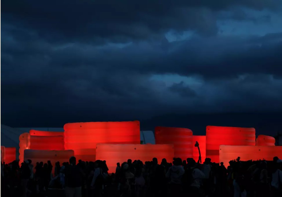 GMU_COS's tweet image. 🌬️🔬 College of Science research is helping inform national conversations on environmental challenges at #Coachella. There are growing health and economic impact of dust storms. @MasonAOES

📰 ow.ly/JE7250YLeOa

#MasonScience #ClimateScience #AirQuality #Research #AOES